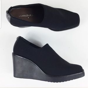 Donald J Pliner black elastic booties